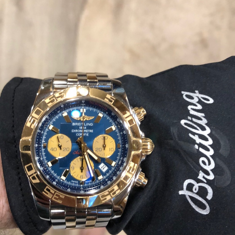 Breitling Chronomat 44 Two Tone - Picture 2 of 3